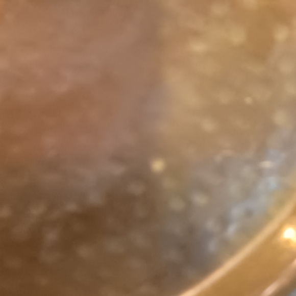 Hand hammered antique brass serving tray with riveted handles - Picture 4 of 5